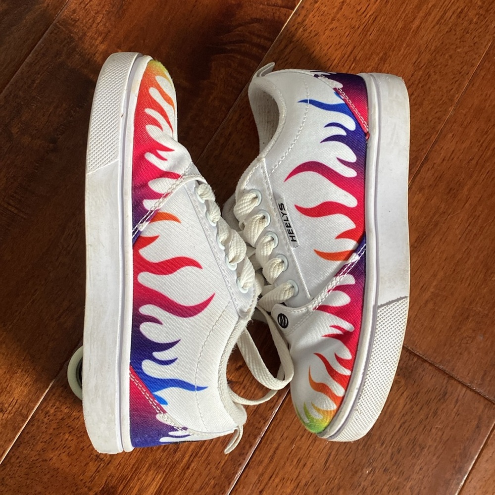 Heelys - Wheeled Sneakers Youth Size 1 White with Colorful Flames